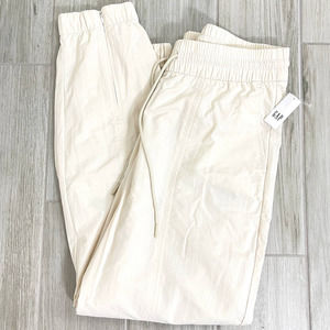 Gap Fit Women's Crinkle Nylon Jogger Birch Beige Size L